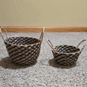 Natural Seagrass and Black Woven Basket Set with Handles